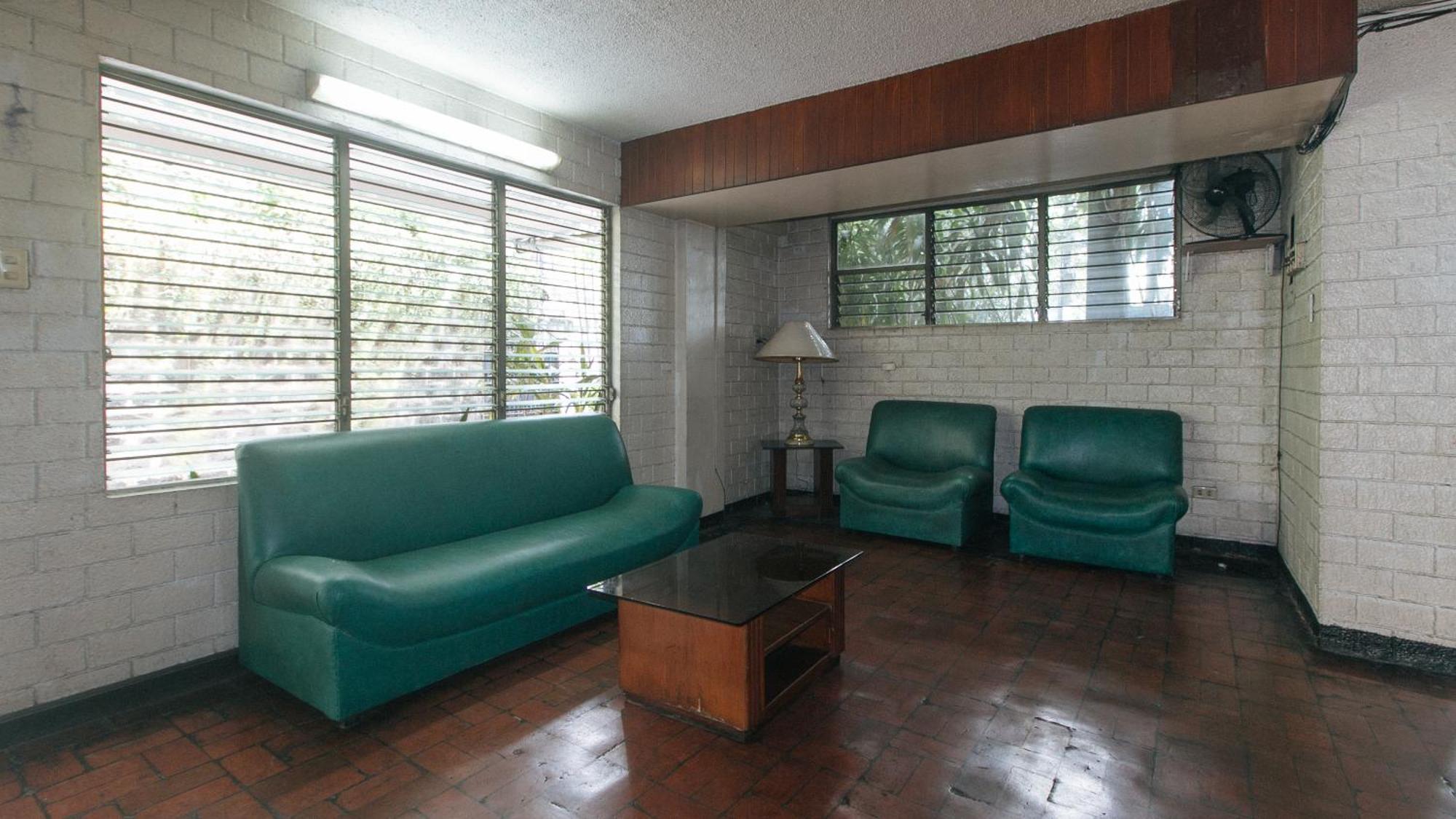 Reddoorz At Broadway Court Apartelle Quezon City Extérieur photo
