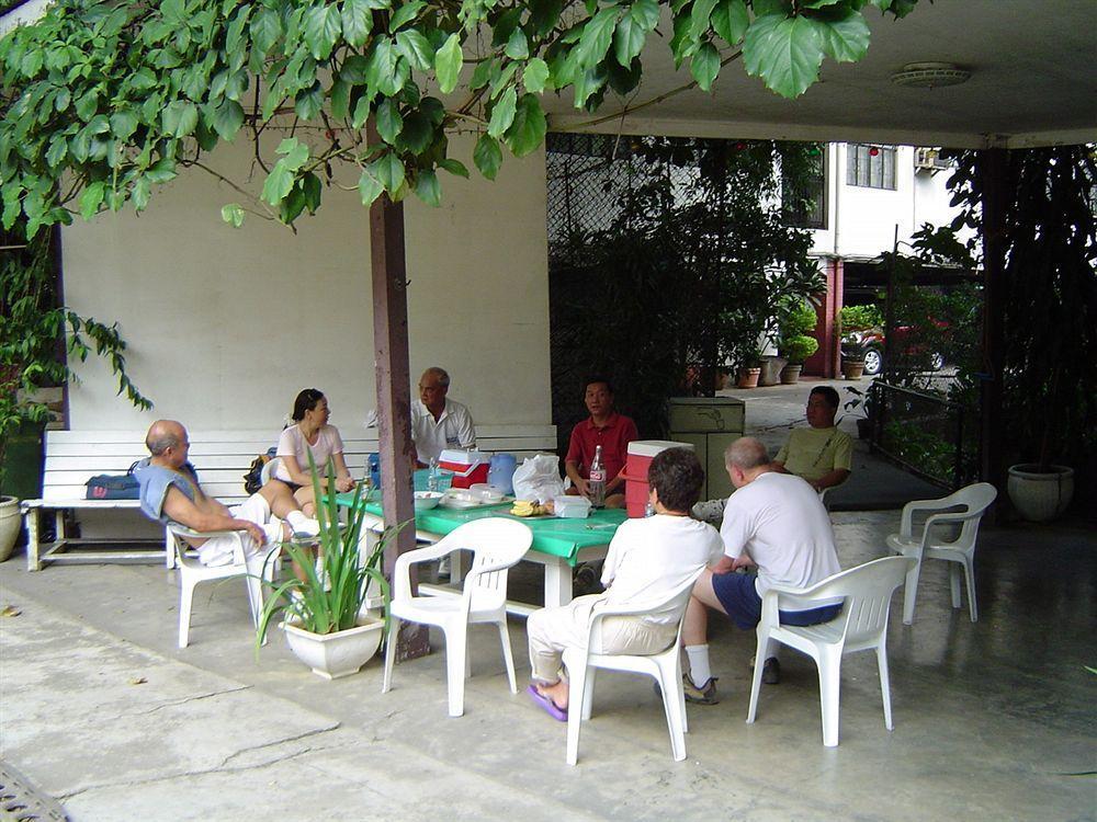 Reddoorz At Broadway Court Apartelle Quezon City Extérieur photo