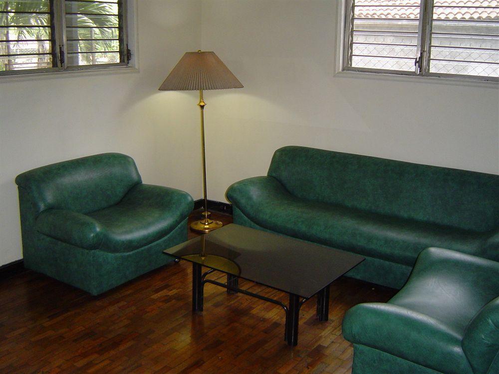 Reddoorz At Broadway Court Apartelle Quezon City Extérieur photo