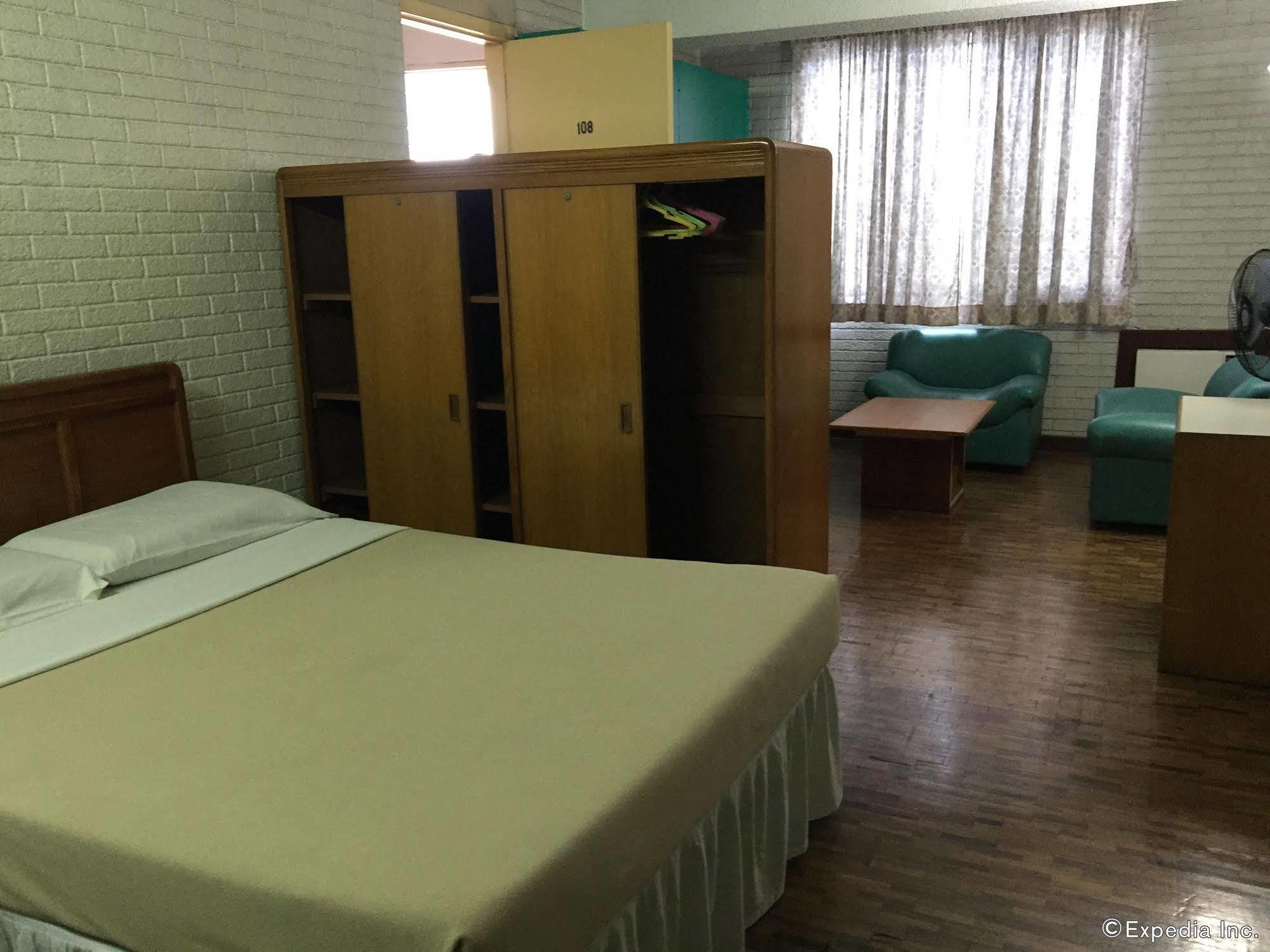 Reddoorz At Broadway Court Apartelle Quezon City Extérieur photo