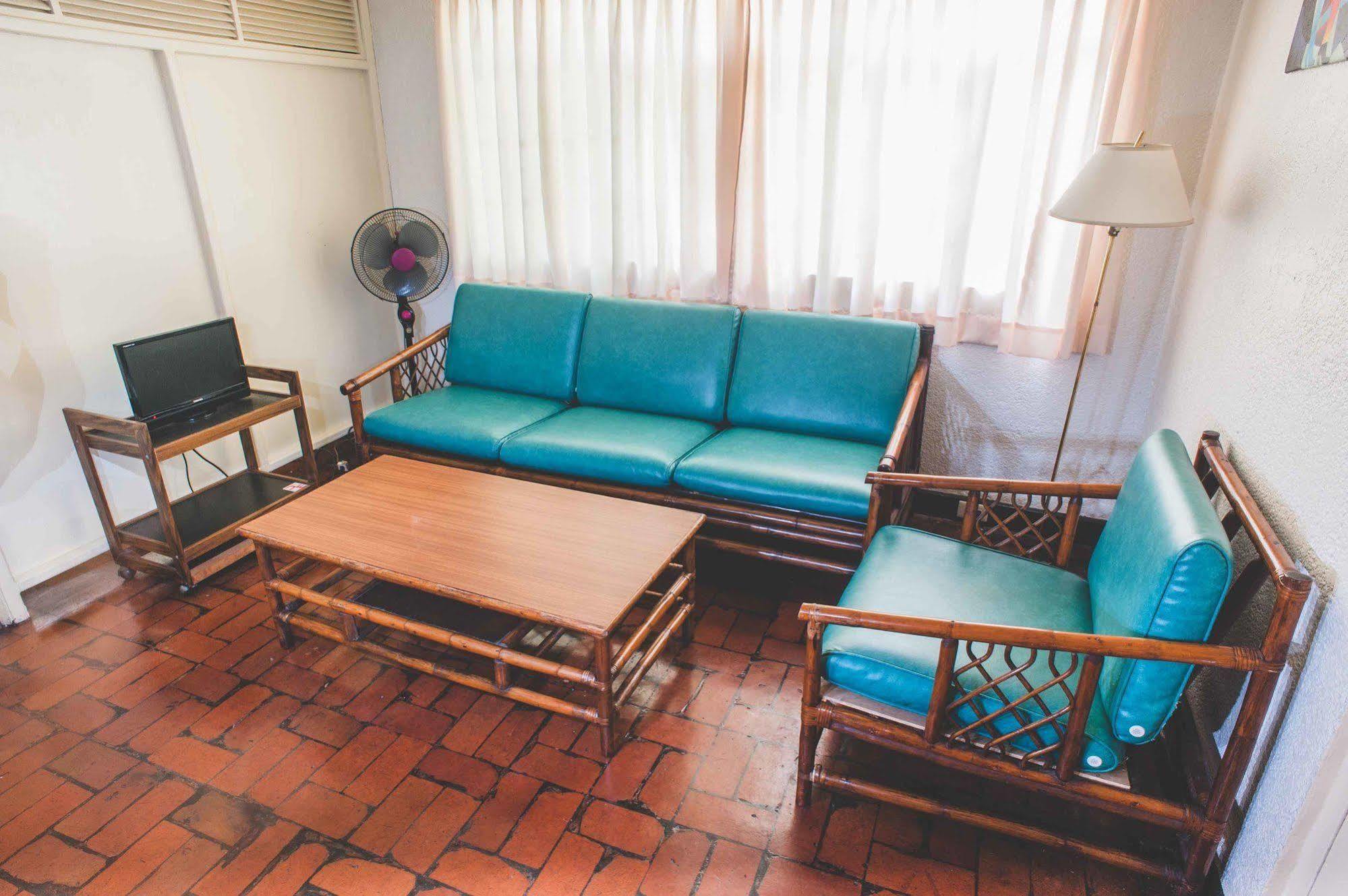 Reddoorz At Broadway Court Apartelle Quezon City Extérieur photo