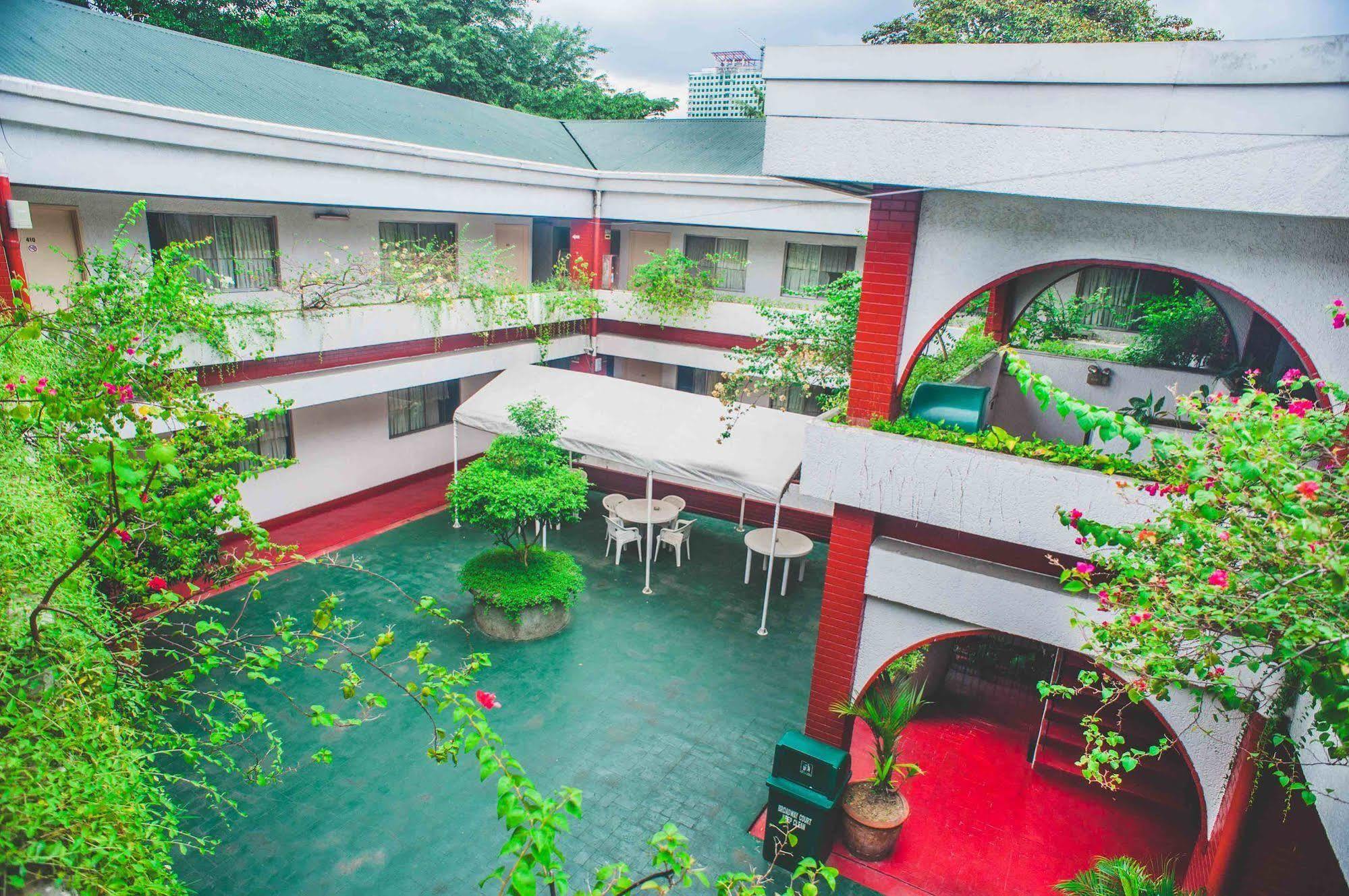 Reddoorz At Broadway Court Apartelle Quezon City Extérieur photo